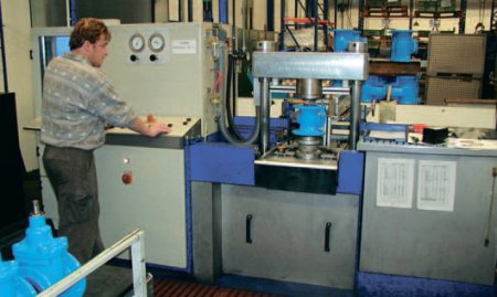 Задвижки с обрезиненным клином — Erhard Armaturen (Германия)